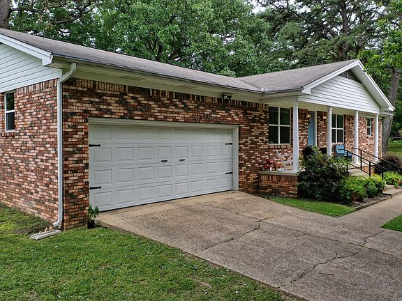 4th image of 111 Lakewood Cir