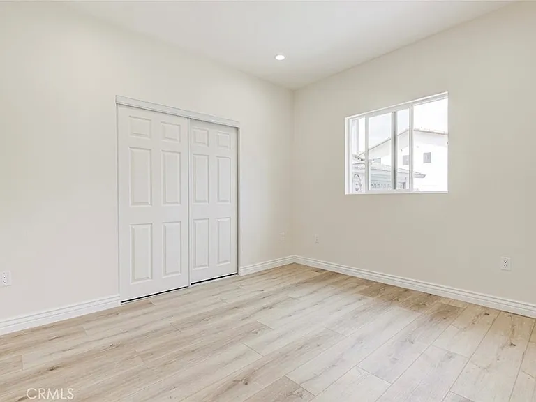 20502 Lull St — Photo 11