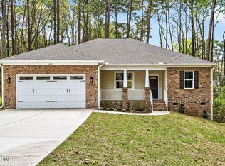 1083 Woodridge Trl, Sanford, NC 27332