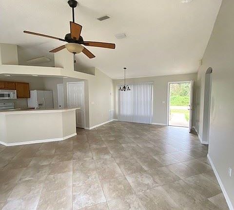 5th image of 82 Port Royal Dr