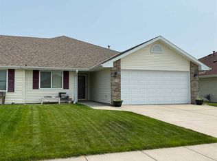 916 Jonathan Cir, Norfolk, NE 68701