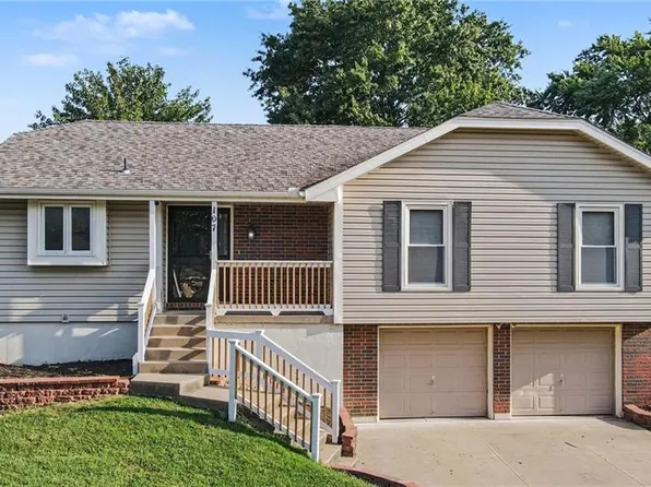 107 NW Leann Dr, Blue Springs, MO 64014