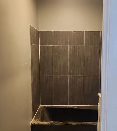 3rd image of 4130 N Green Bay Ave Unit 2