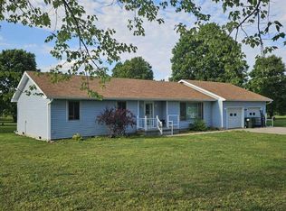 1189 S Sha Ree Ln, Bolivar, MO 65613