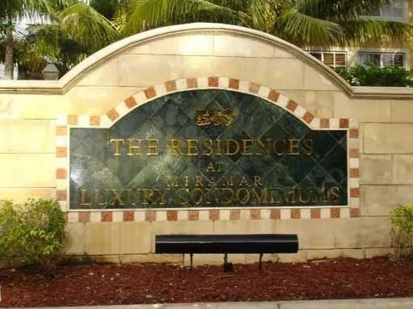 2201 W Preserve Way, Hollywood, FL