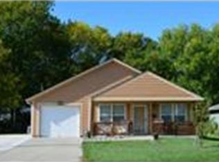 121 S Ridgeview Rd, Olathe, KS 66061