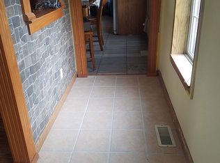 5320 W Cook Rd, Lena, IL 61048