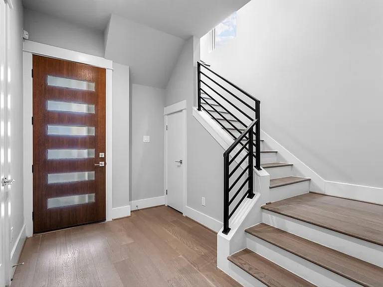 1621 Wheeler St #E — Photo 6