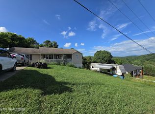 885 N Ridgecrest Rd, Luttrell, TN 37779
