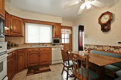 3rd image of 23 E Craig Dr