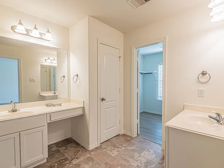 8117 Silverton Creek Ln — Photo 18