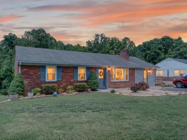201 Westbriar Pl, Madison Heights, VA 24572