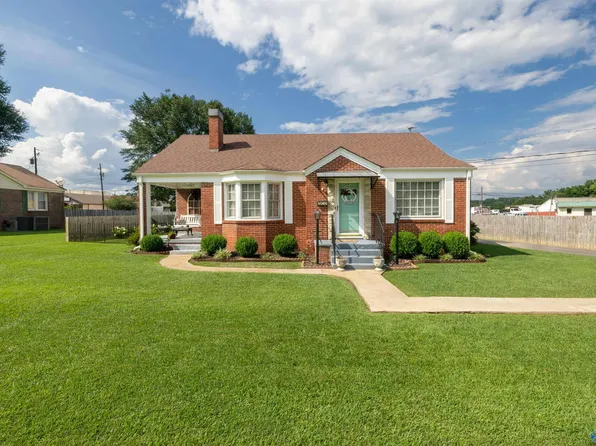 165 3rd Ave SE, Hamilton, AL 35570