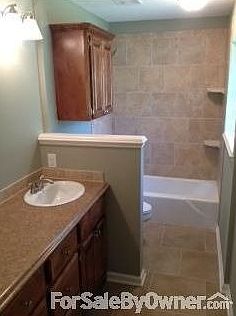 5th image of 5904 Wilshire Dr