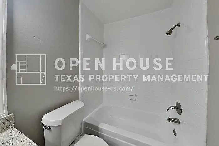 719 Fernglade Dr — Photo 18