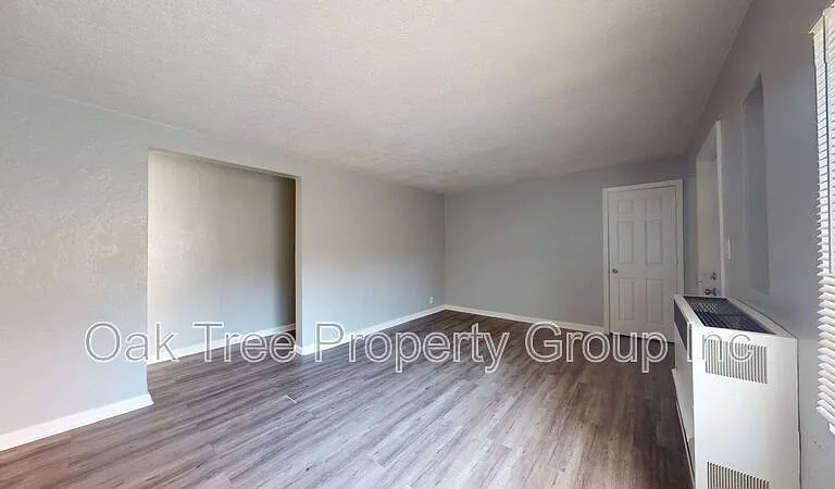6621 Bancroft Ave — Photo 4