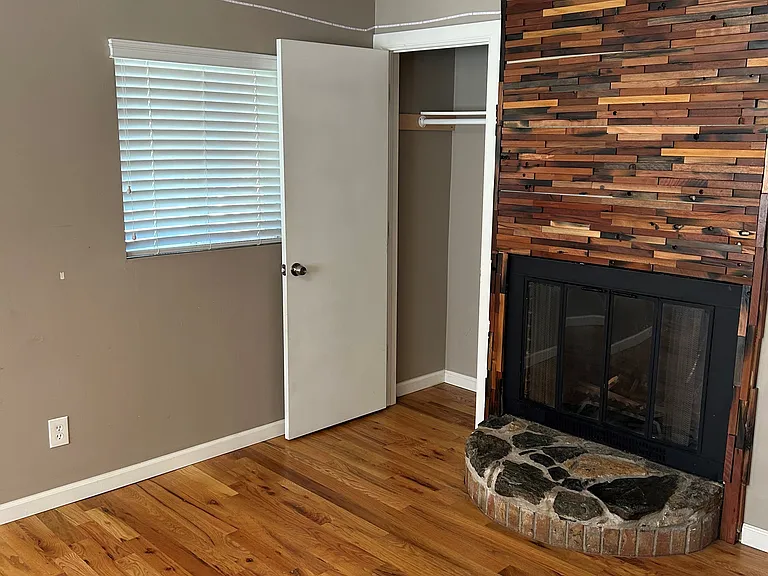 748 Scranton St — Photo 4