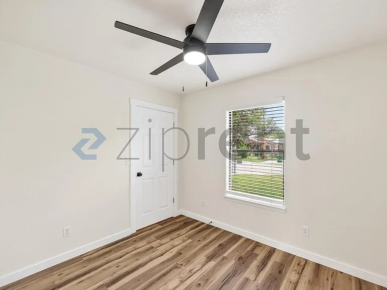 838 McCauley Blvd — Photo 11