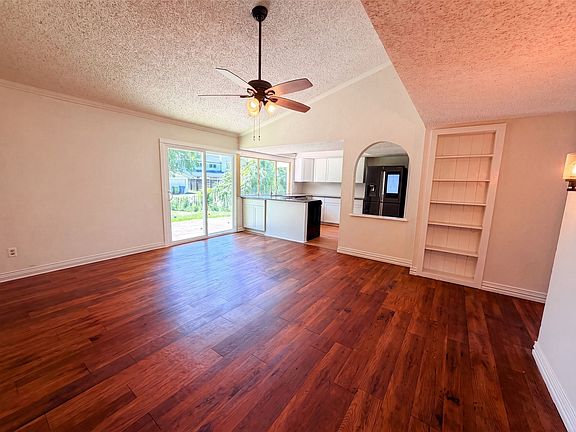 3rd image of 414 Meadowhill Dr