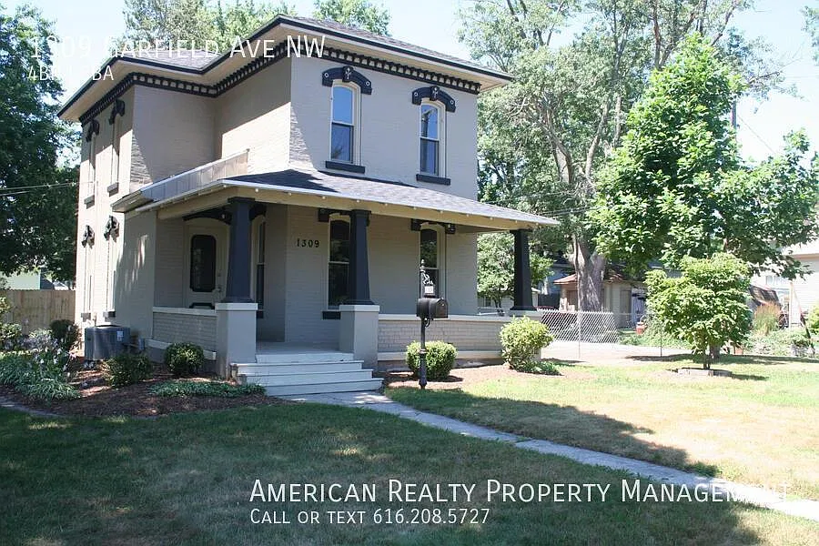 4 bed, 2.5 bath, 1646 sqft, $2,650 — Photo 1
