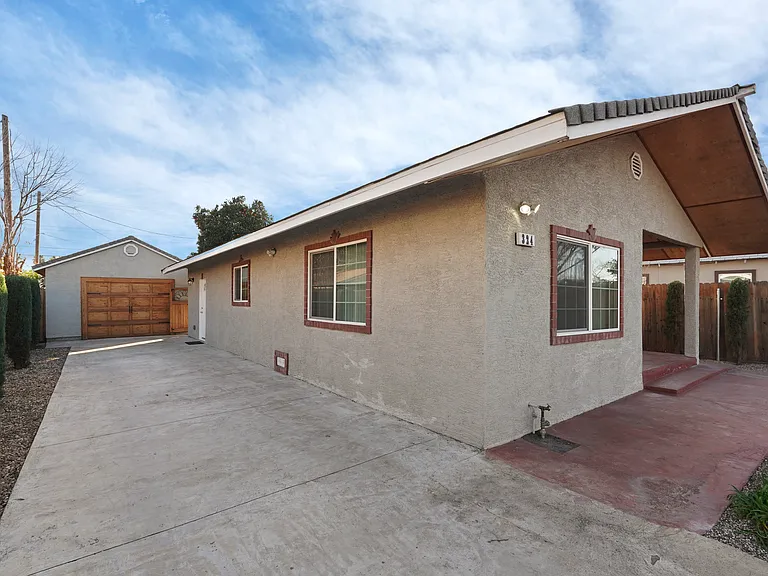 324 Flora St — Photo 26