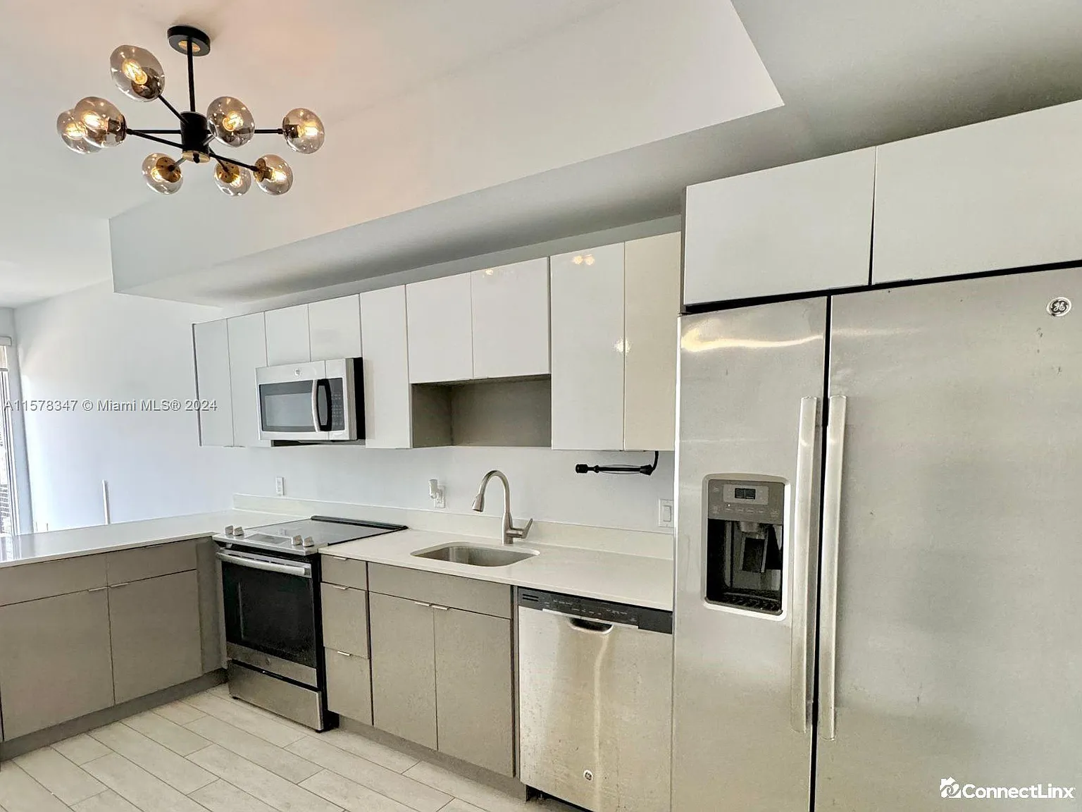 1 bed, 1.0 bath, $2,900 — Photo 3