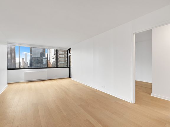 4th image of 124 W 60th St APT 28N