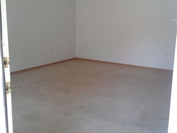 2nd image of 205 Emerson St APT D