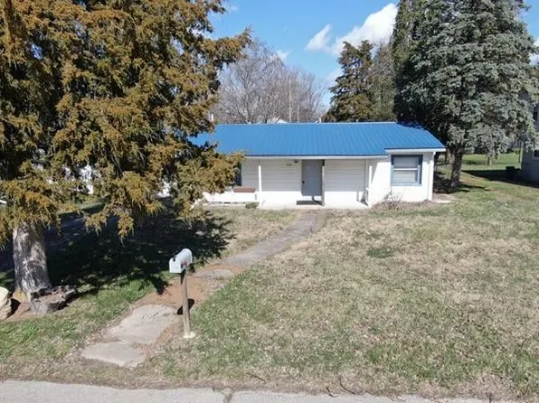 306 E South St, Centerville, IN 47330