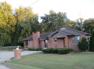 222 E Davenport St, Crossville, IL 62827