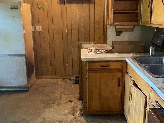 3rd image of 5313 Prentiss Ave