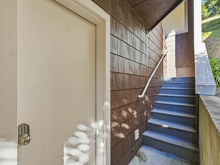 437 Norfolk Dr — Photo 96