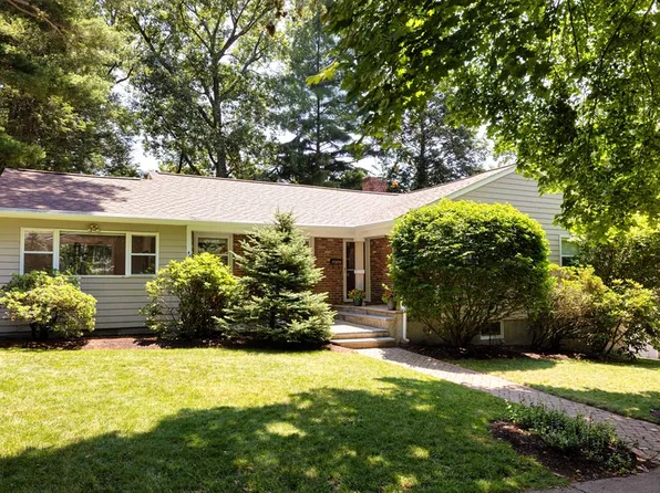 48 Goddard St, Newton, MA 02461