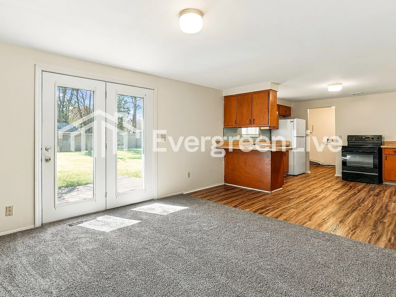 3 bed, 2.0 bath, 1376 sqft, $1,645 — Photo 4