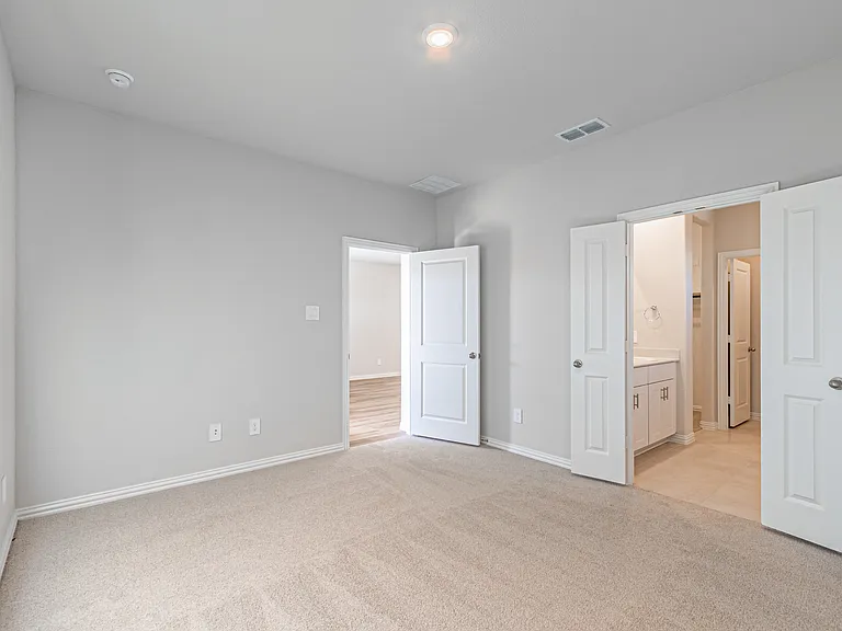 801 Leavenworth Dr — Photo 13