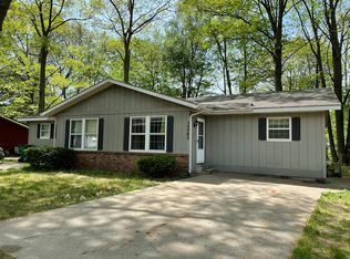 15385 Pine St, Grand Haven, MI 49417
