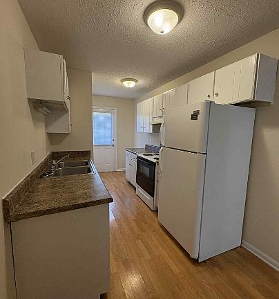 4th image of 1733 McGregor Ct #4