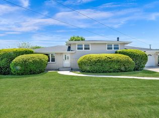 6611 W 85th St, Burbank, IL