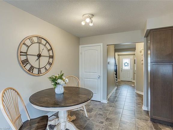 5th image of 77 Westminster Cres
