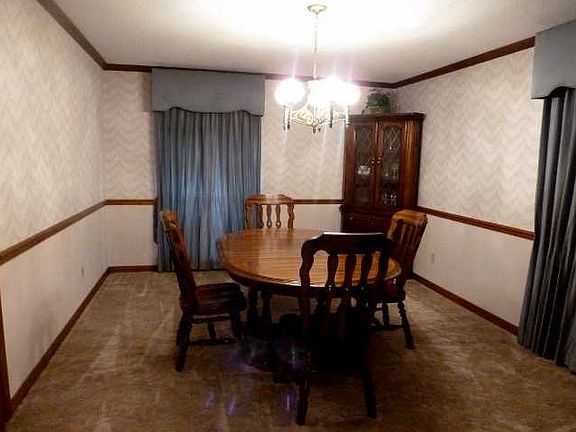 4th image of 4920 Oak Alley Blvd