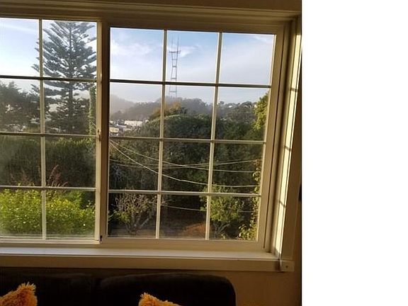 4th image of 810 Rockdale Dr