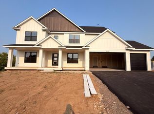18647 Ixonia Ave, Lakeville, MN 55044