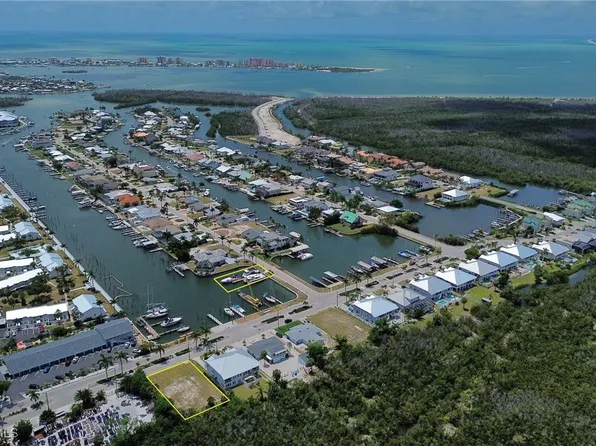 12070 Siesta Dr, Fort Myers Beach, FL 33931