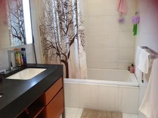 Sold by R New York | media 42