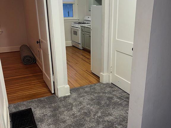 5th image of 4004 Carter Ave #3