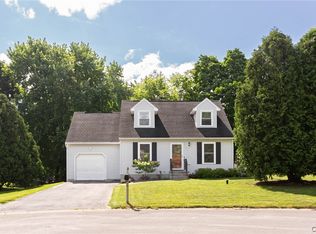 107 Tadsworth Cir, Camillus, NY 13031