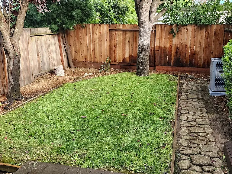 140 Oxburough Dr — Photo 3