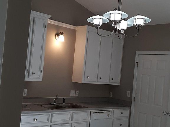 3rd image of 3908 Elkin Ridge Dr #B