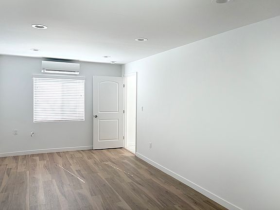 5th image of 7624 Fountain Ave #11