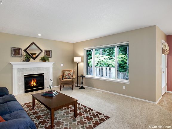 2nd image of 1251 NE Parkside Dr